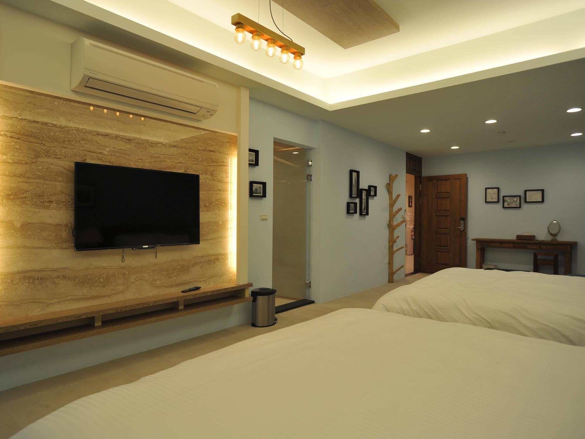 Jhongshan Building Bed And Breakfast Hualien stad Exteriör bild
