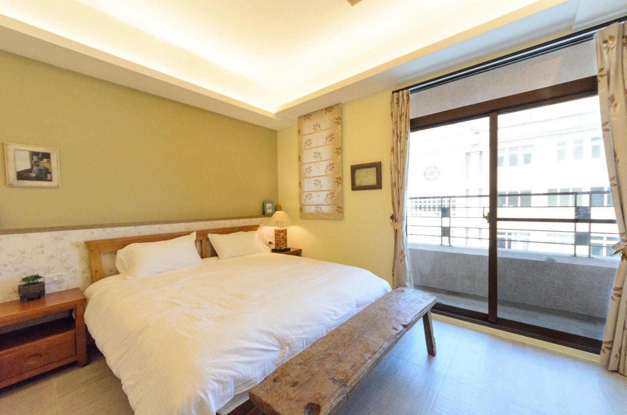 Jhongshan Building Bed And Breakfast Hualien stad Exteriör bild