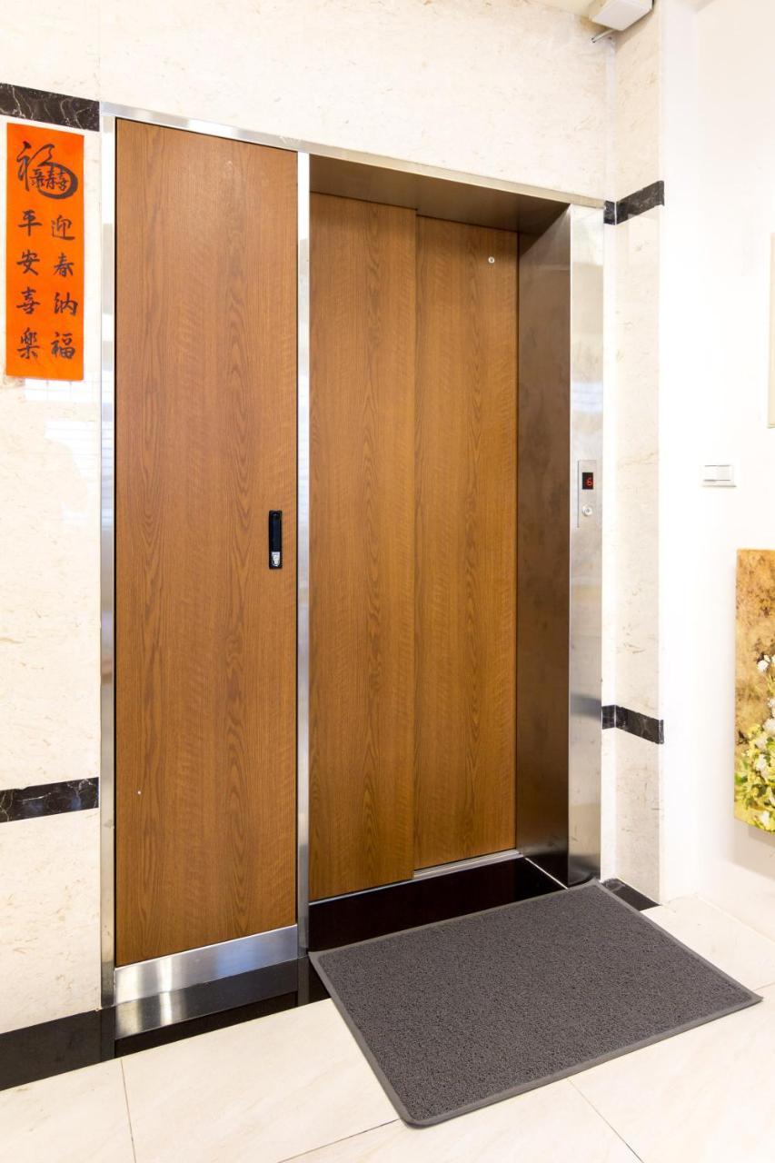 Jhongshan Building Bed And Breakfast Hualien stad Exteriör bild