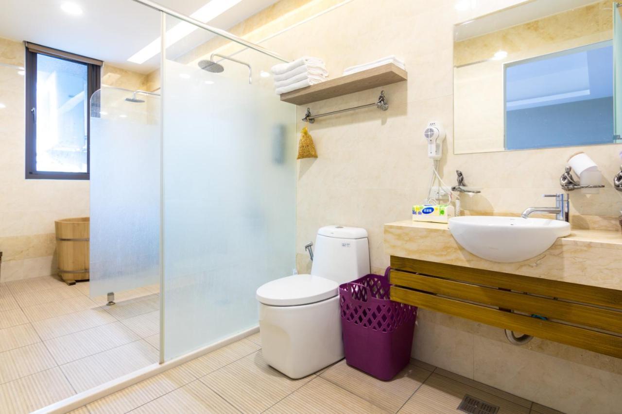 Jhongshan Building Bed And Breakfast Hualien stad Exteriör bild